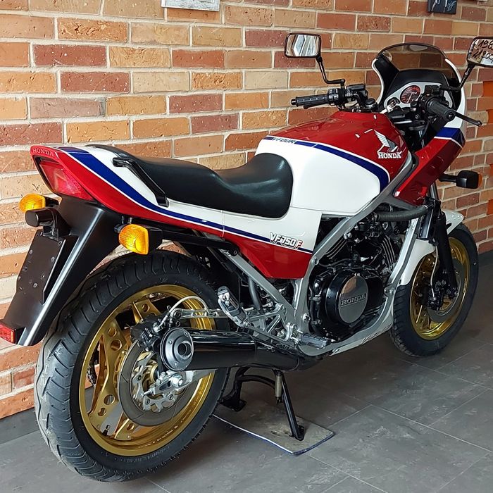 Honda VF 750 F z Niemiec bardzo zadbany '83