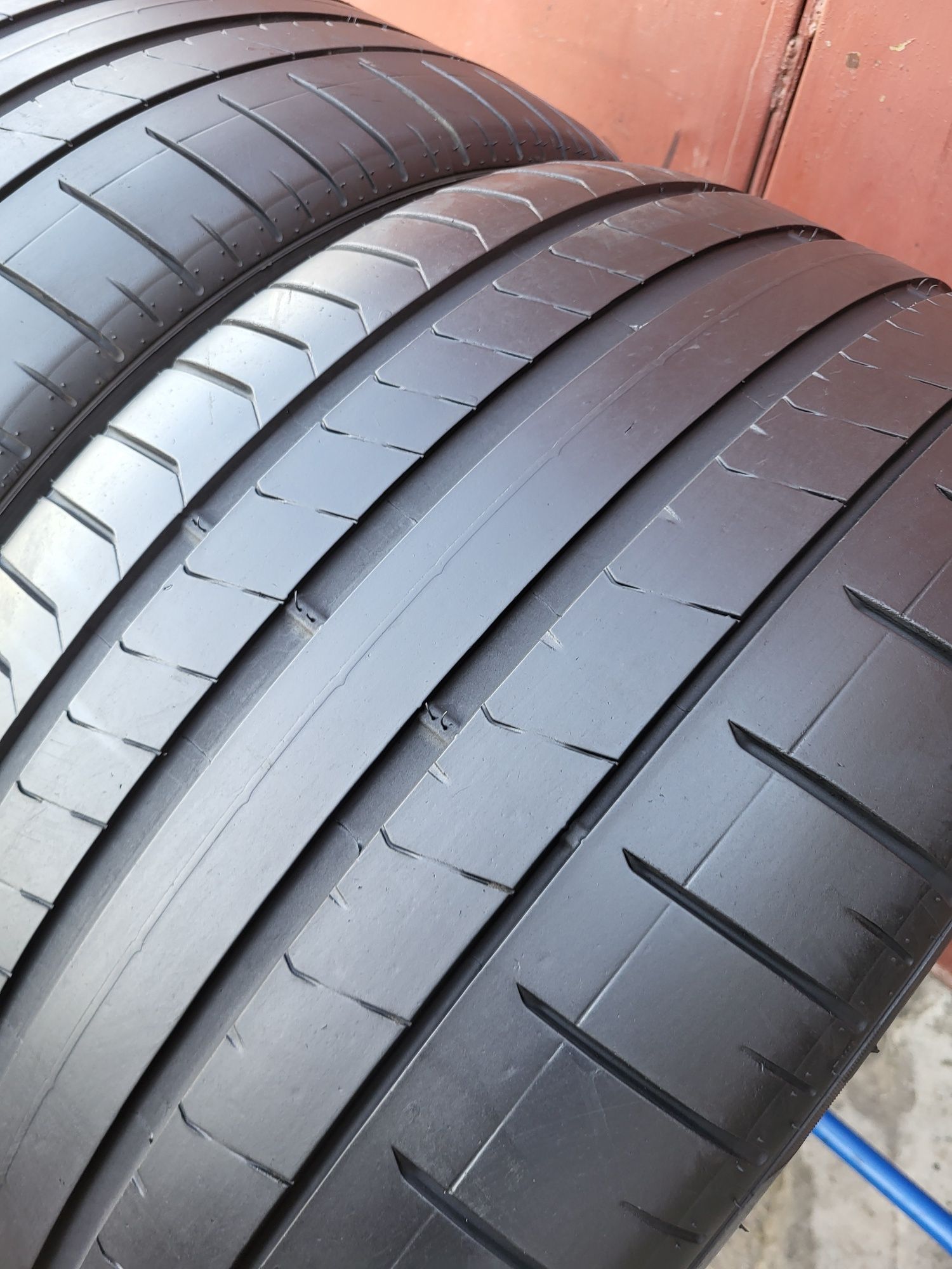 325/35/22 R22 Pirelli P ZERO PZ4 MO 2шт ціна за 1шт літо шини