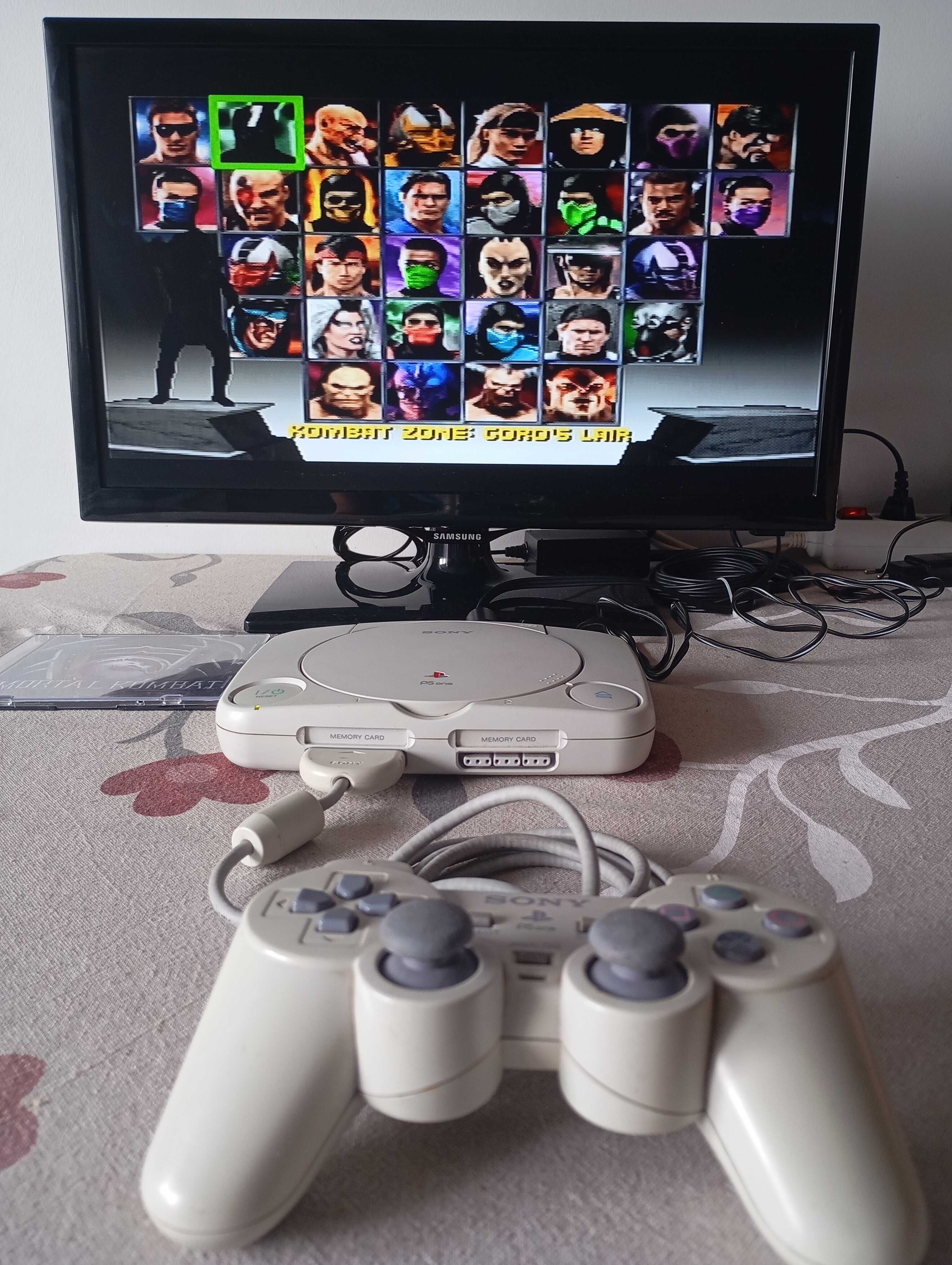 Ps One com mortal kombat