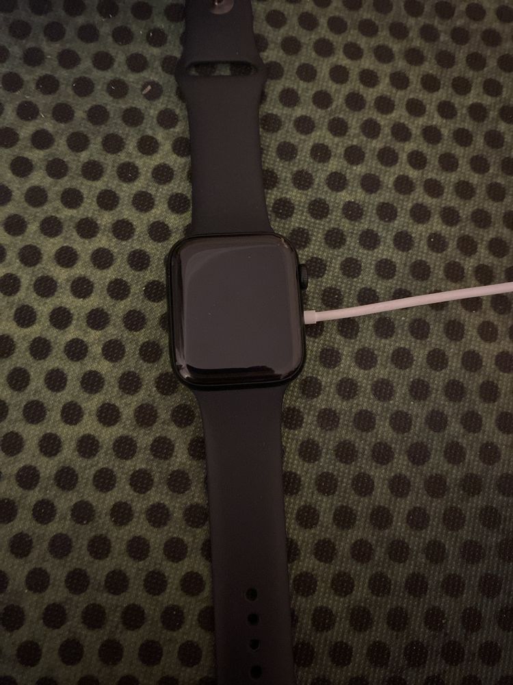 Продам Apple Watch SE 2022 44 mm