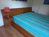 Cama casal e cómoda, madeira maciça