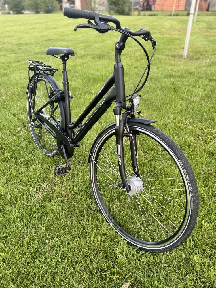 Rower trekkingowy Giant Attend RS 3 LDS Black/Grey