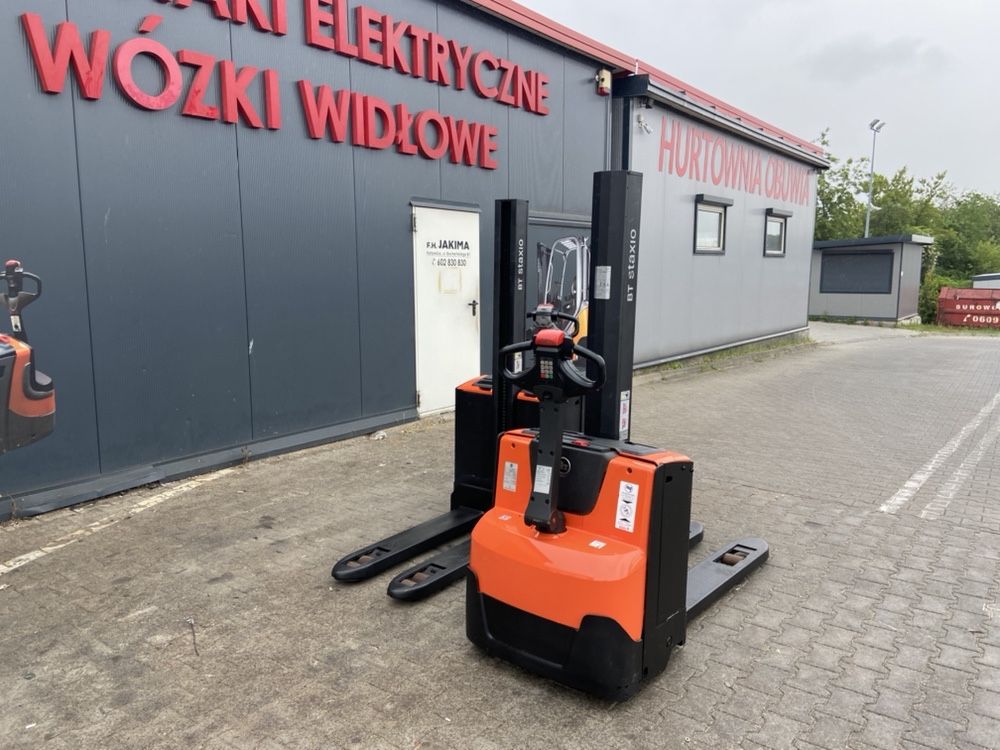 Paleciak elektryczny wózek Toyota BT 160 cm sztaplarka 800 kg