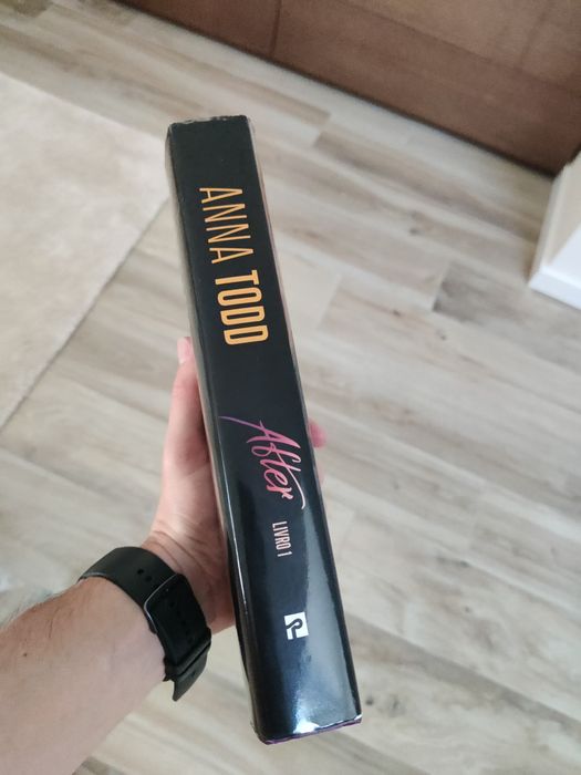 Livro After - Anna Todd