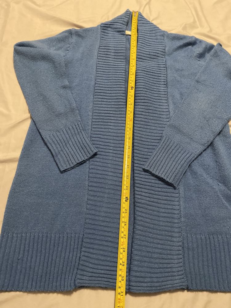 Cieplutki błękitny sweterek damski rozmiar M