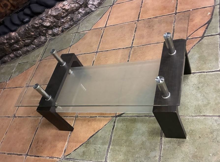 Столик журнальний скляний