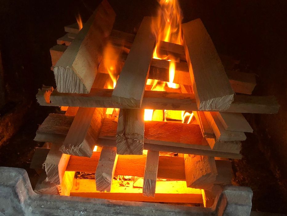 Drewno Opał Bukowe Buk Suche W Workach Drzewo Rozpałka Kominek   Dowóz