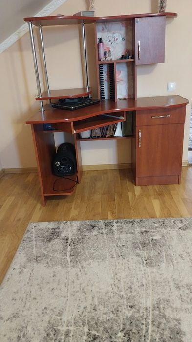 Комп'ютерна тумбочка