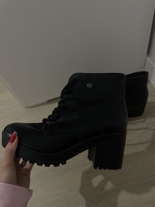 Botinha em otimo estado