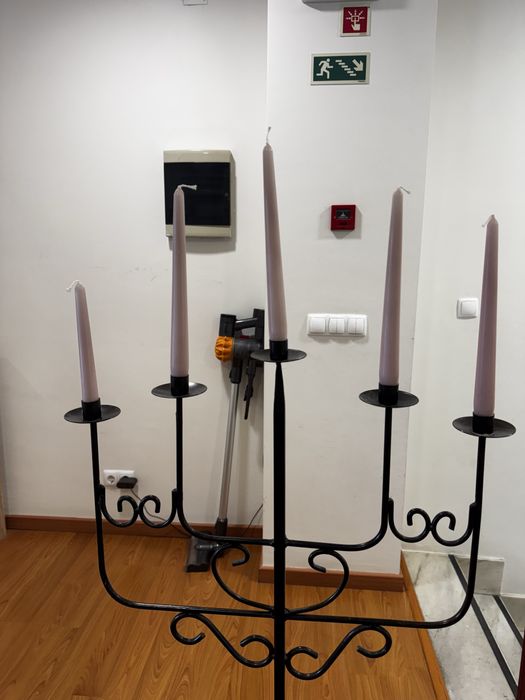 Candelabro de metal