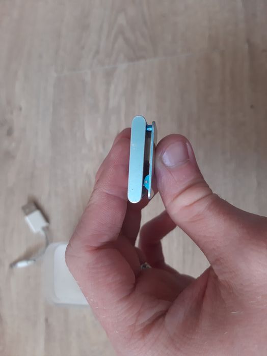 Мп3 плеер Ipod shuffle в хорошем рабочем состоянии