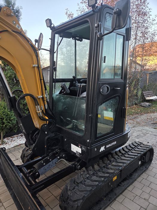 Wynajem minikoparki z operatorem lub bez