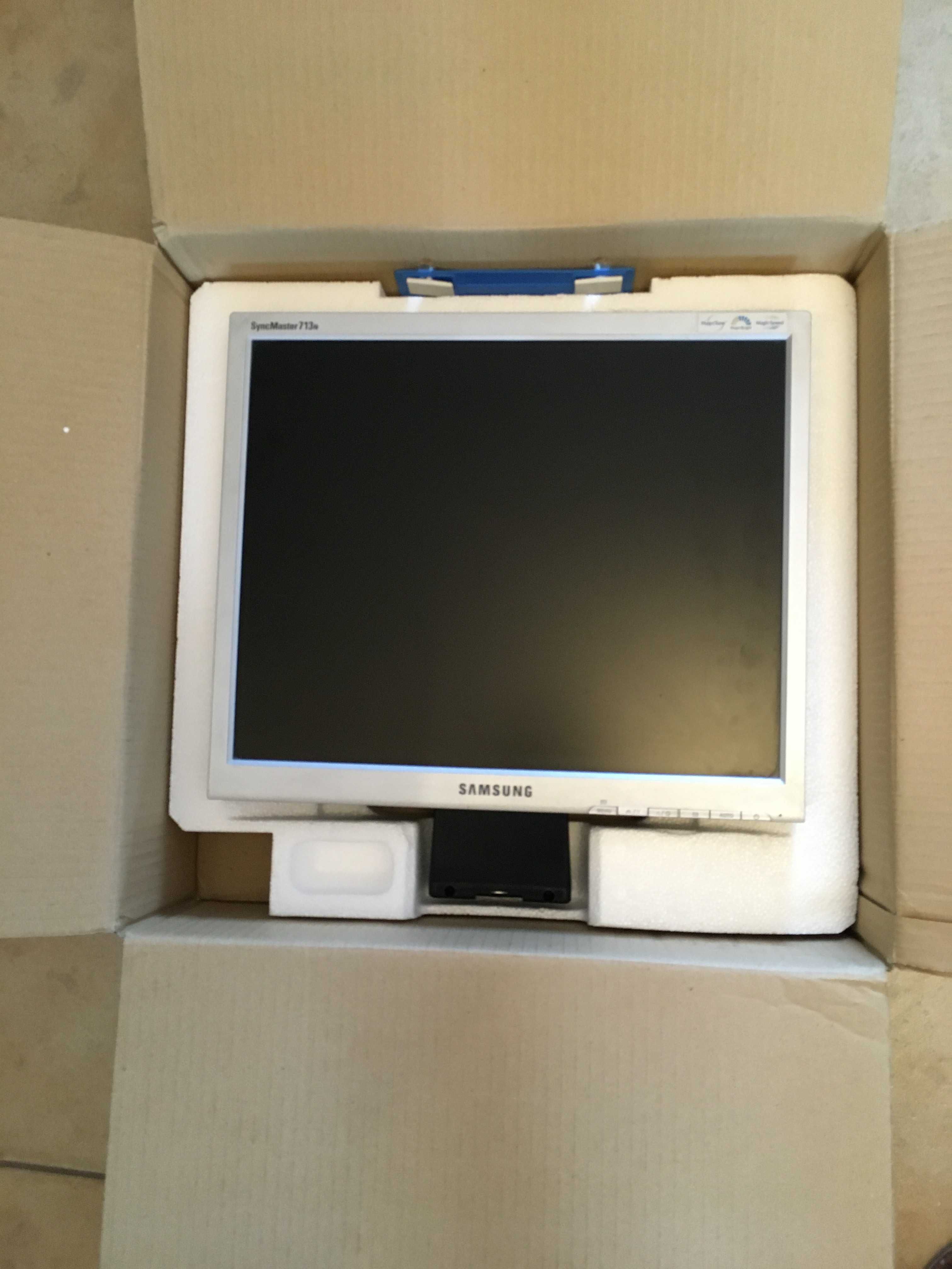 Monitor 17" Samsung Syncmaster 713n