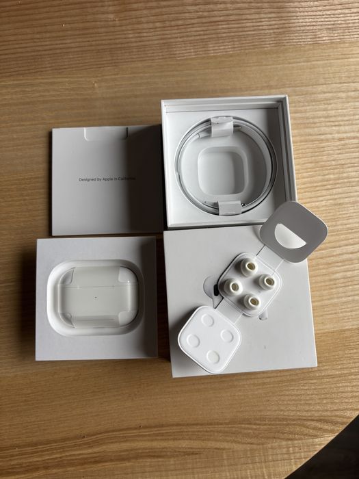 AirPods Pro 1 (оригінал)/ працюючий кейс - навушники бухтят