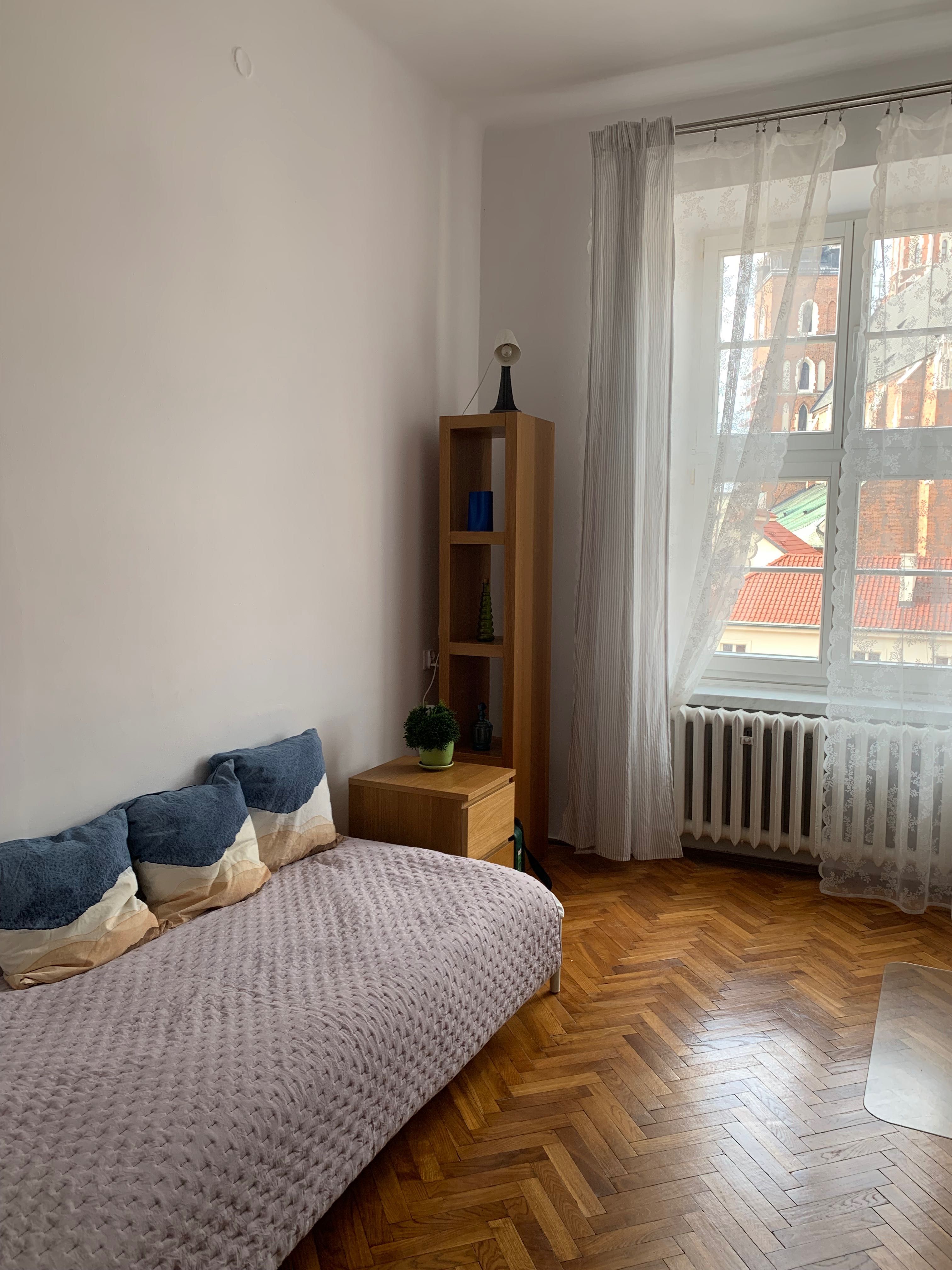 Do wynajęcia jasne mieszkanie 47m2, dwu  pok. z widokiem na Mały Rynek