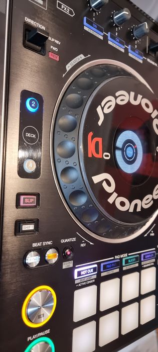Pioneer DDJ-RZX. DJ kontroler