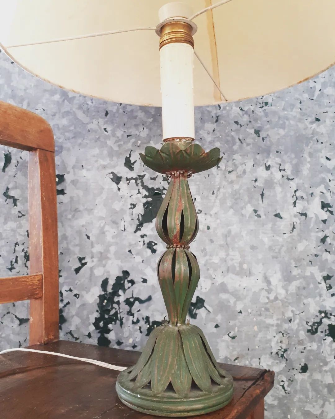 Fantástico candeeiro Eco, vintage com folhas em metal