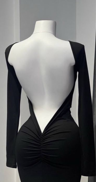 Елегантна вечірня сукня