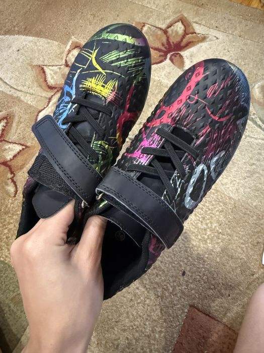 Футбольні бутси, кросівки adidas