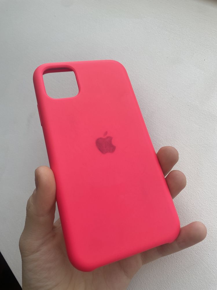 Оригінальний чохол на iPhone 11