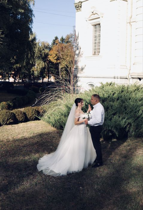 Продам весільну сукню