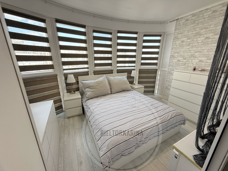 «ЖК Рівʼєра» Намив 2к велика квартира в продажі з усім