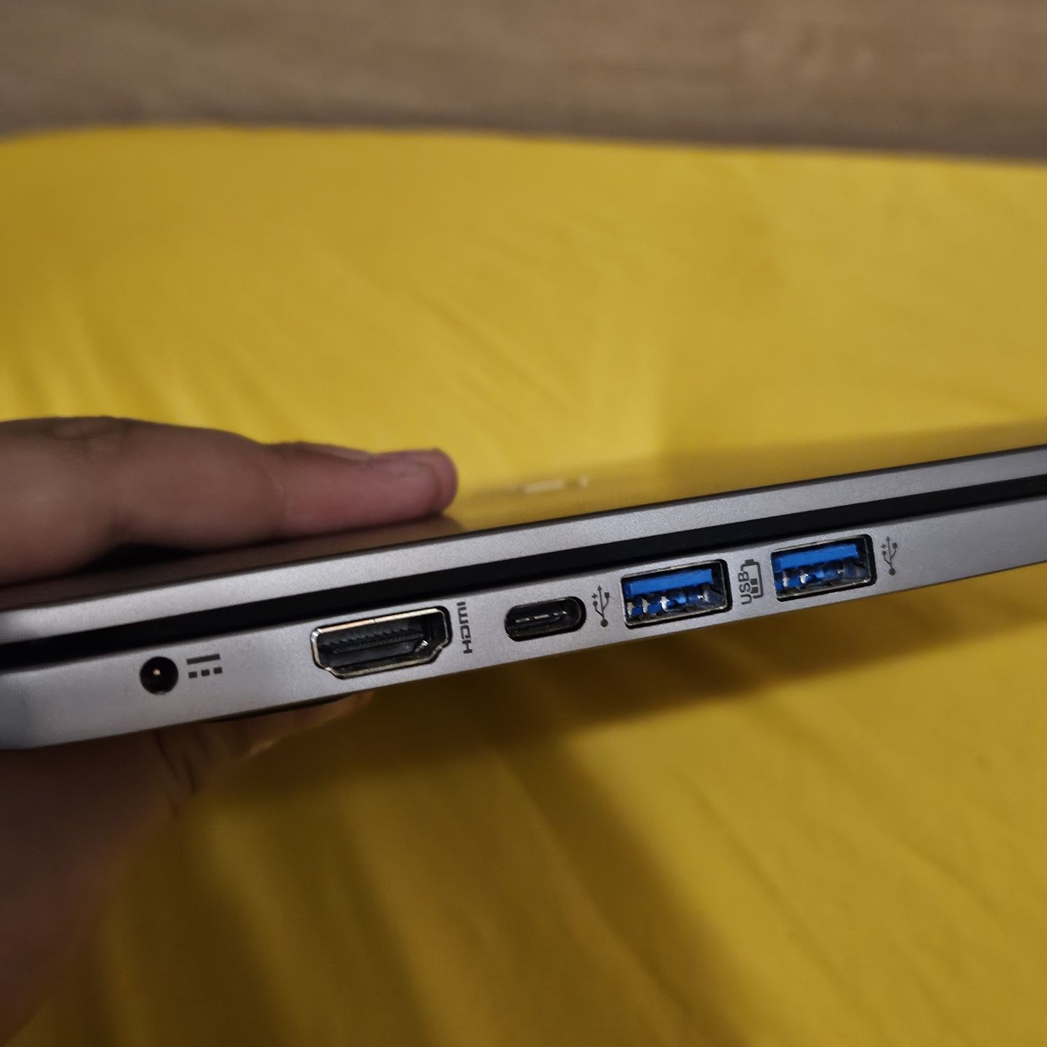 SUPER CENA!! Laptop Acer Swift SF114-32  - świetny stan