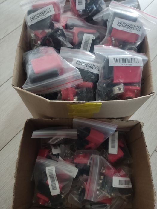 Корпус  lifepo4  проходная клемма 200А