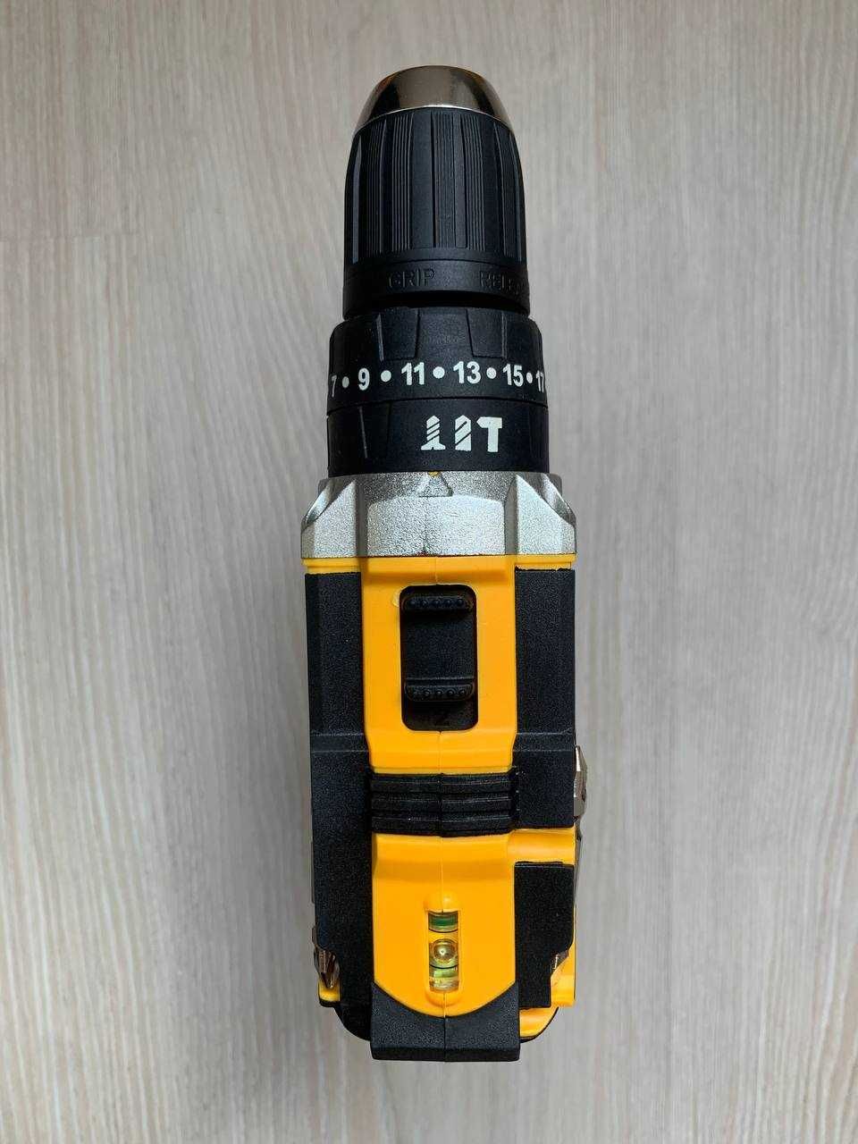 Потужний акумуляторний шуруповерт  DEWALT DCD791 Ударний шурупокрут