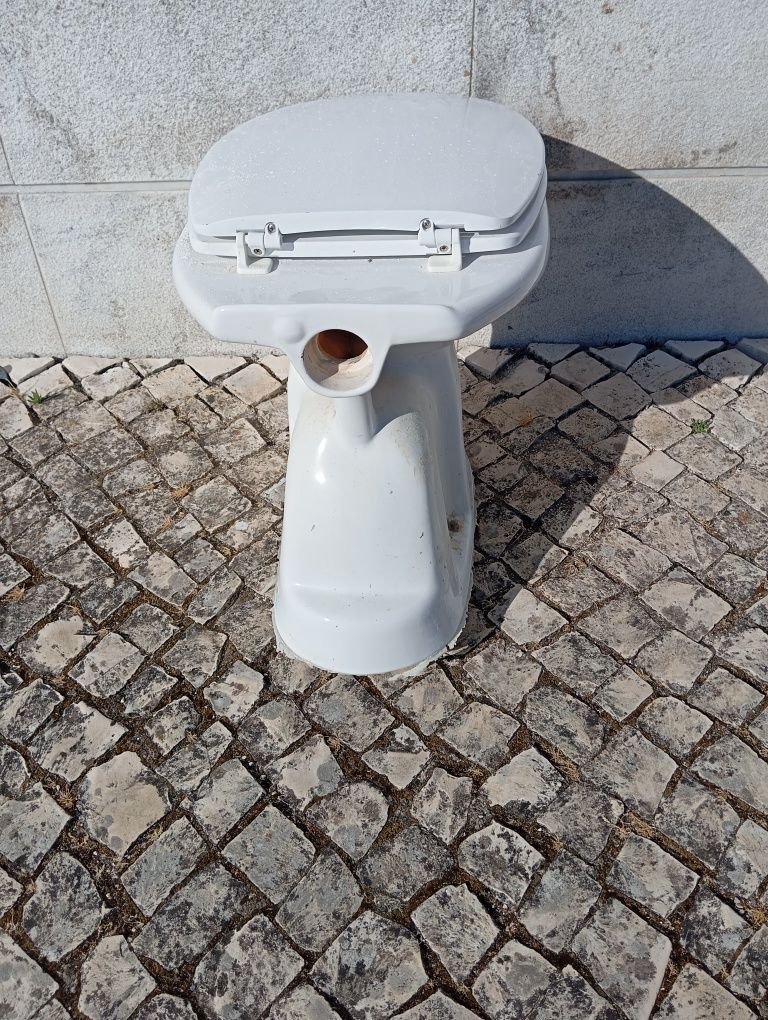Vendo base de duche em cerâmica ou sanita ou bidé conforme as fo