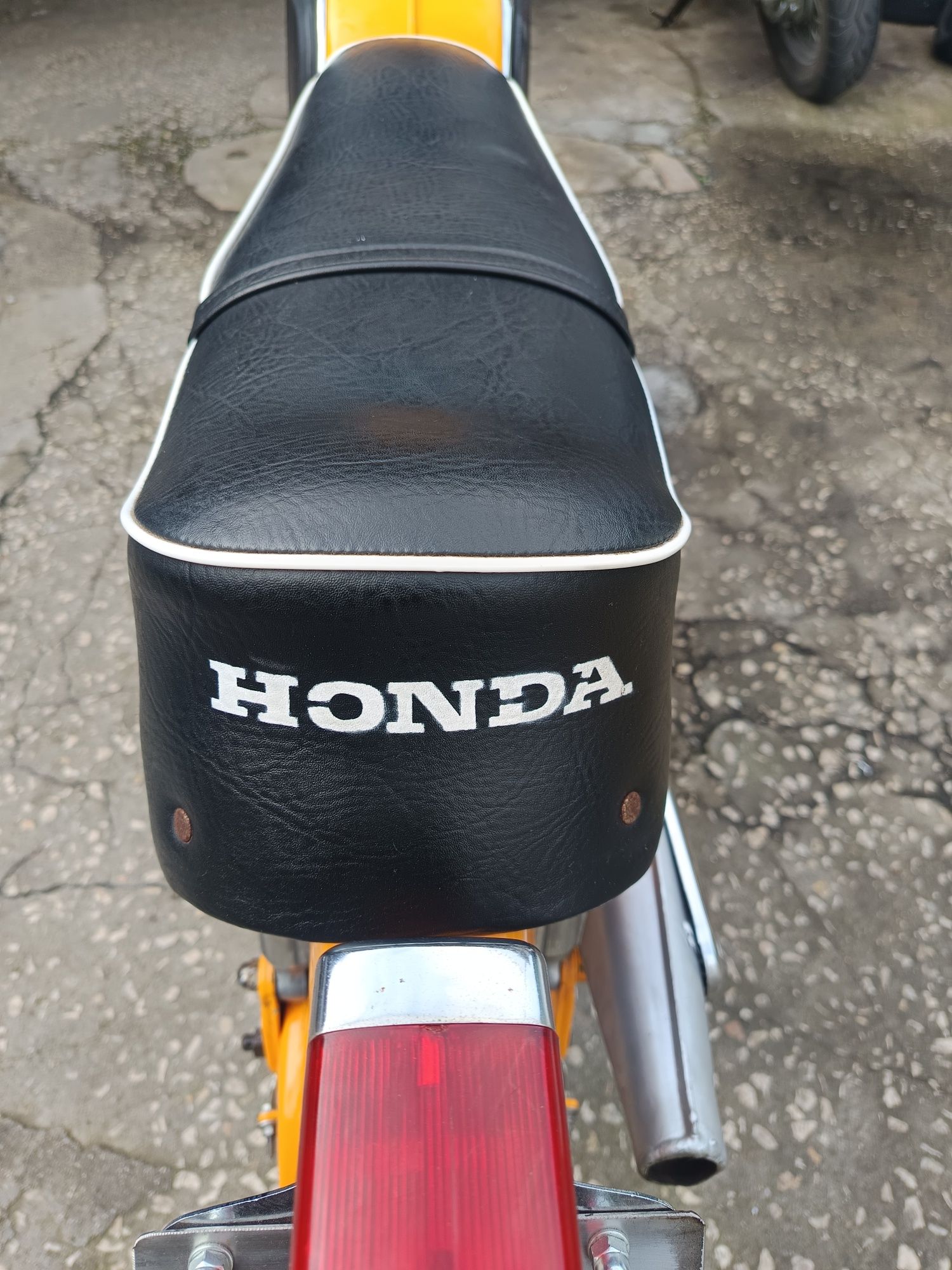Vendo Honda modelo c 110 50 cc