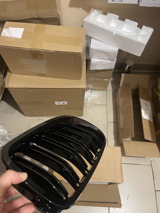 Решетки  ,ноздри в стиле M для BMW f30 f10 f11 f18 f15 f16 f25 e70