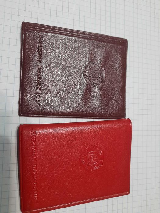 prl medale krzyże w etui+ miniaturki oryginały, medale i wpinki z leg