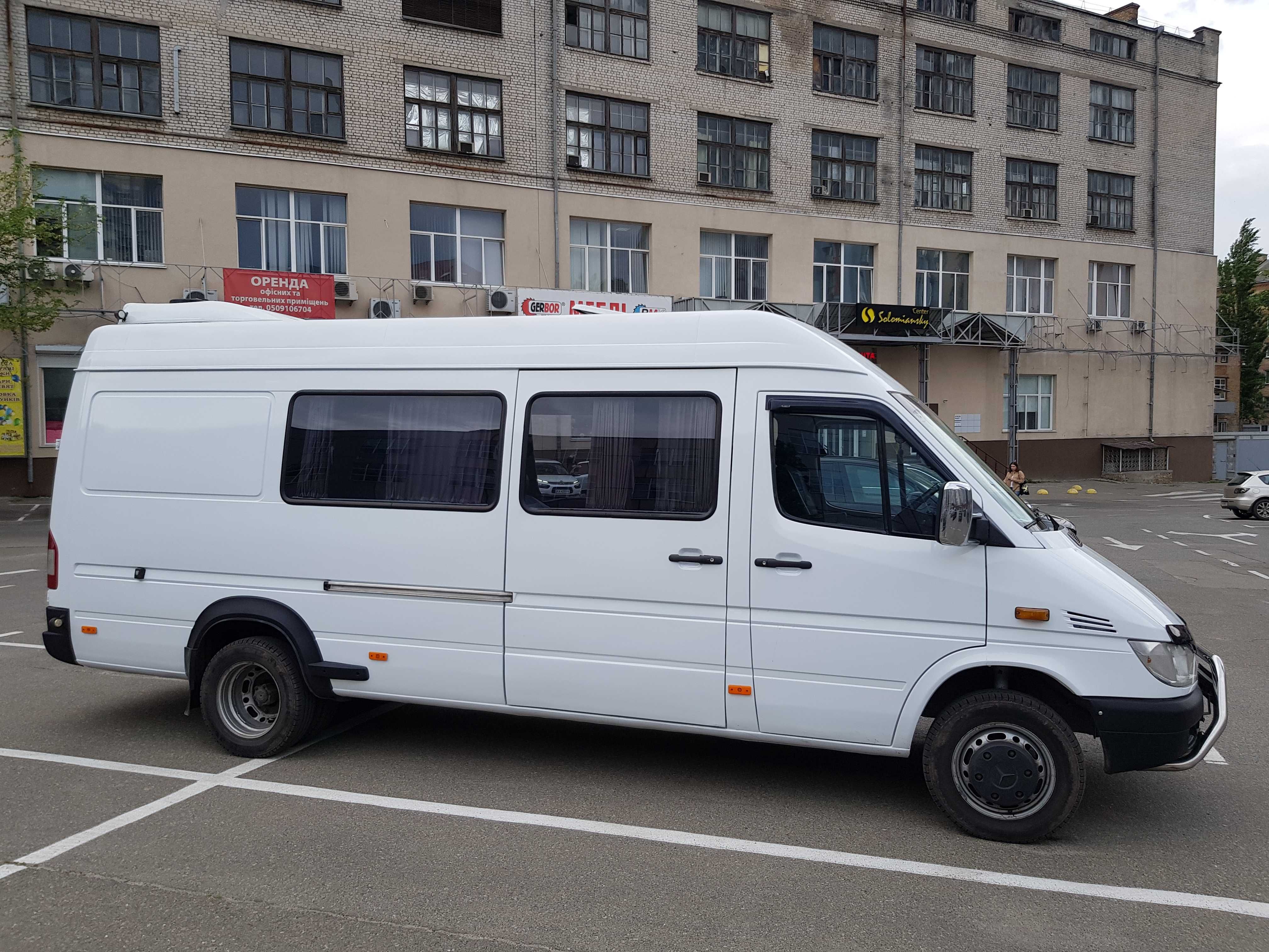 Продам пасажирський Mercedes Sprinter 416 CDI 2.7 л, кат В