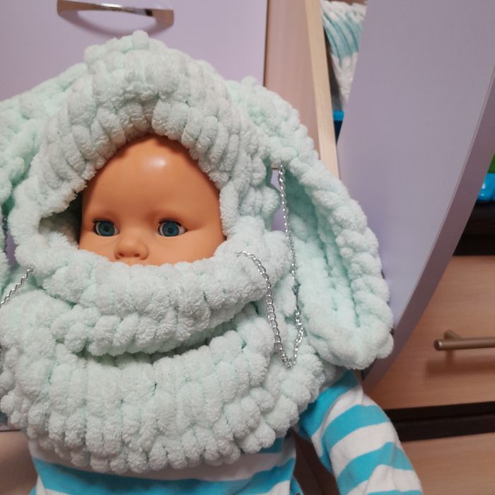 Шапка - зайка на девочку 6- 9 лет