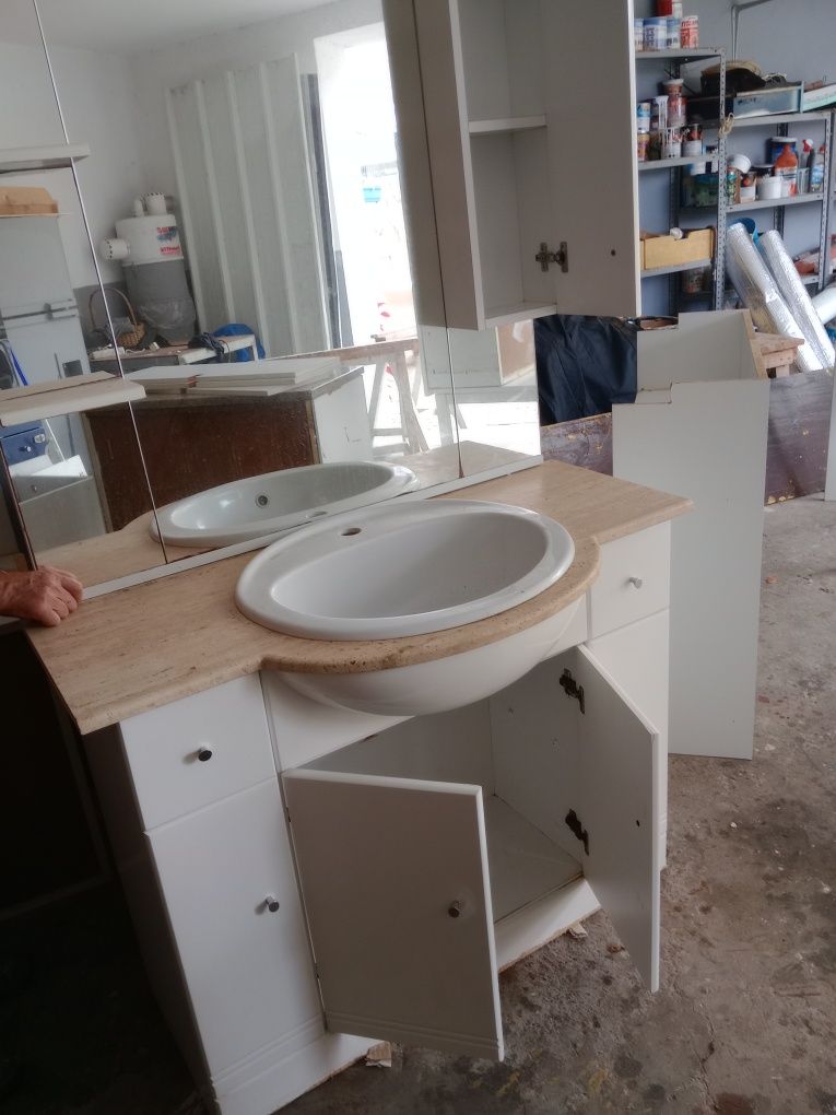 Móvel casa de banho com espelho