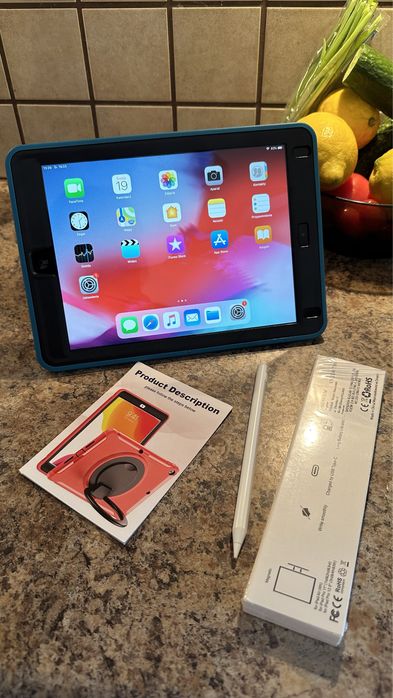 Tablet iPad Apple Retina 10” + nowe etui + nowy kabel - cały zestaw