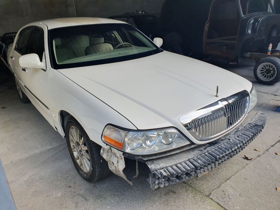 Lincoln Town Car na części