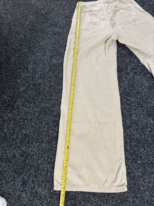 Bershka бежеві штани вельвет 38