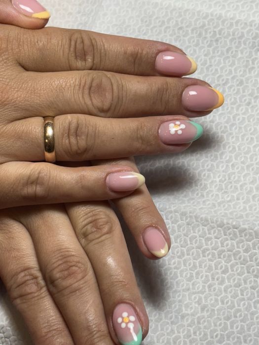 Manicure ,Pedicure , Paznokcie żelowe, hybrydowe .