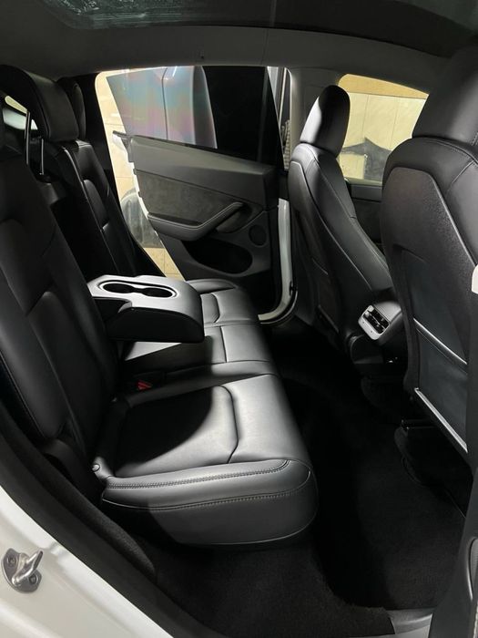 Продам  автомобіль Tesla model Y