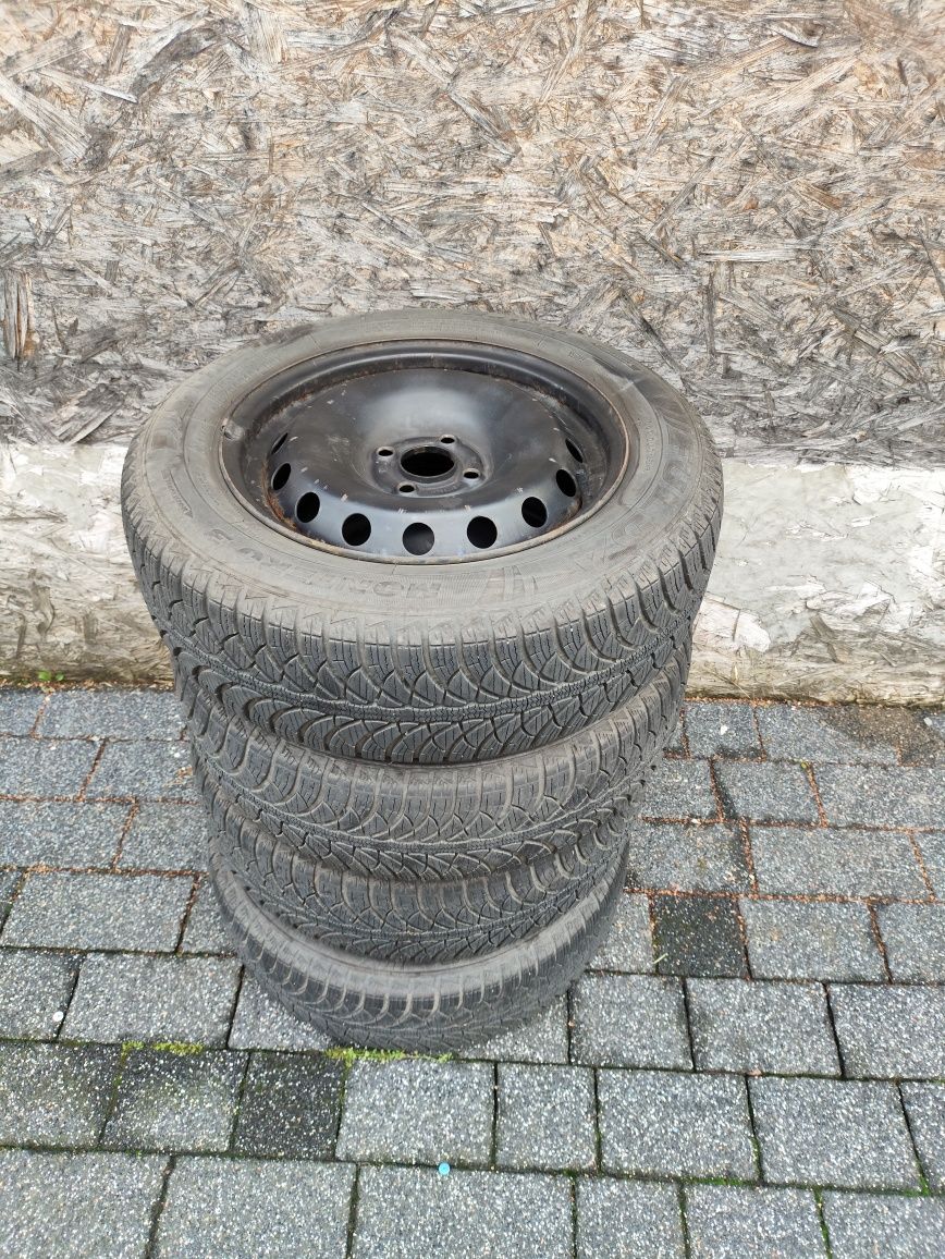 Koła z oponami zimowymi r15