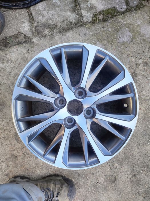 Toyota Yaris III felga alu 15" 5j.