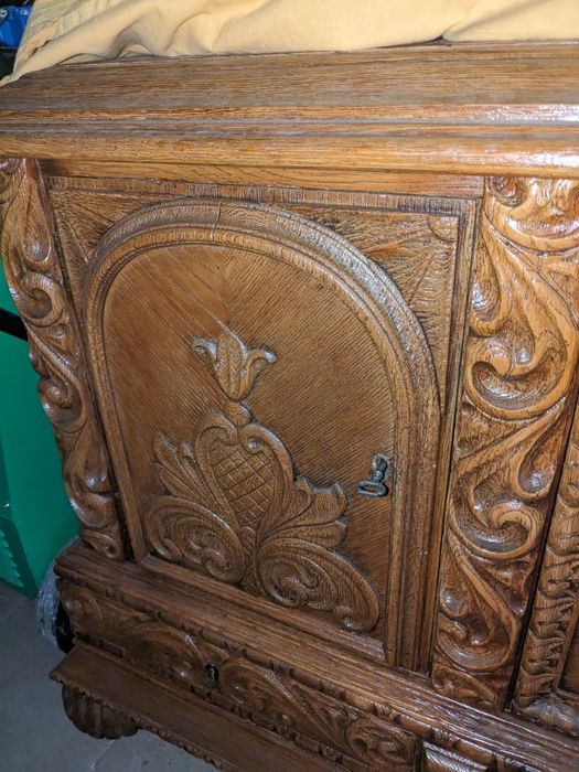 Komoda  Dębowa kompletna.