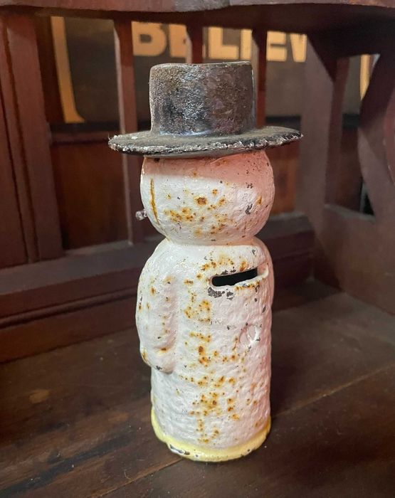 Mealheiros em ferro ou madeira, antigos e vintage