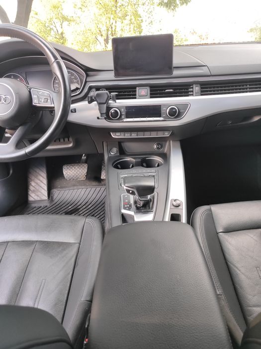 Audi A4 B9 2017 Рік