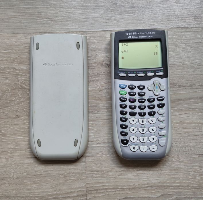 Calculadora Texas TI84 Plus Silver Edition