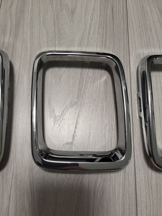 Оригінальні кільця на решітку радіатора (гриль) Jeep Compass 17+