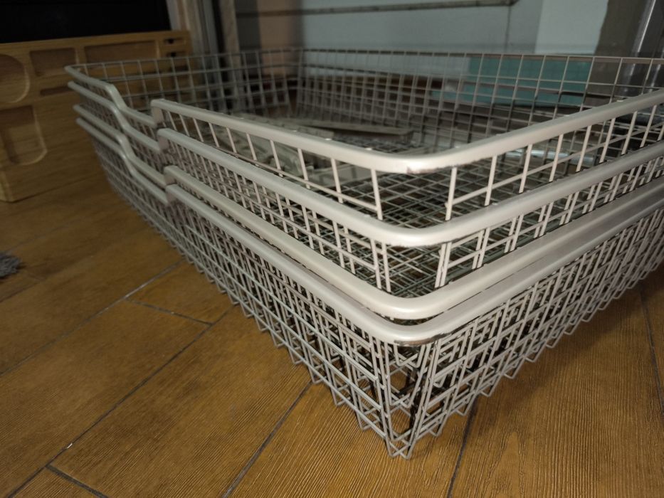 Gavetas cestos e um calceiro para roupeiro Pax Ikea