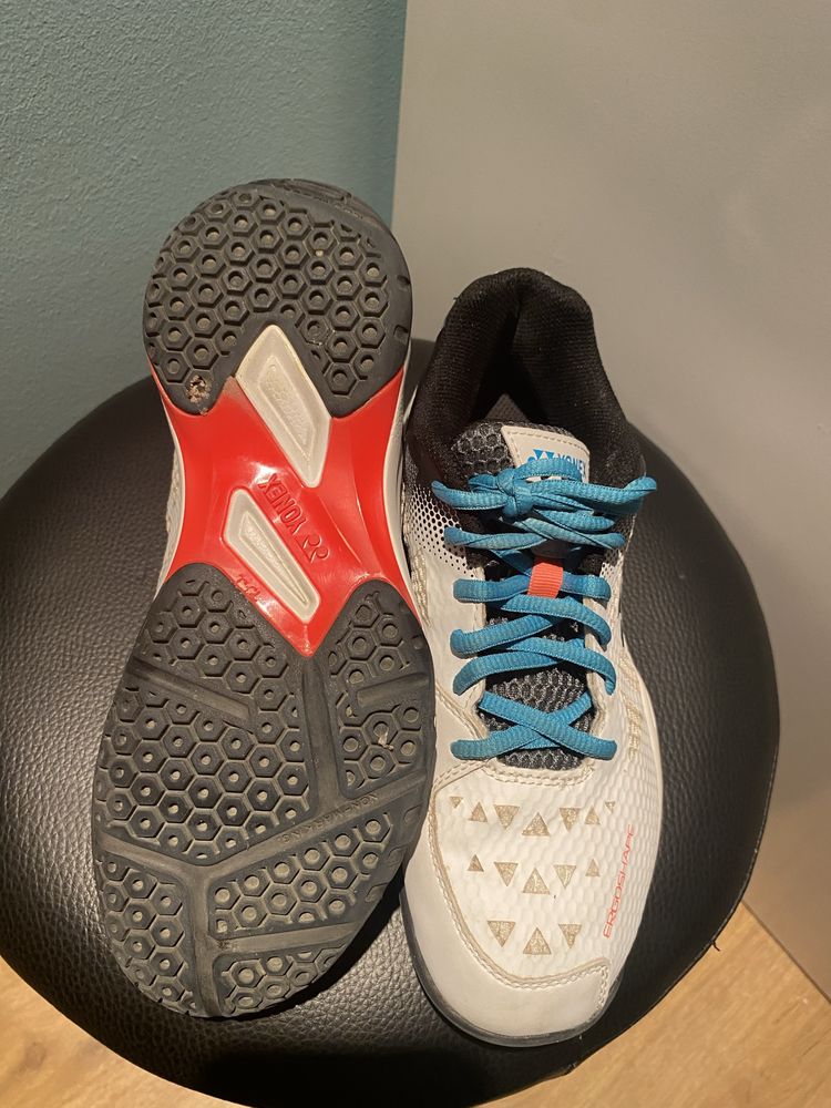 Buty do badmintona Yonex SHB 50 chłopięce 38r cena nowych 500 zł